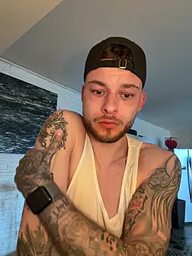 hottwoboys online show from April 13, 7:36 am