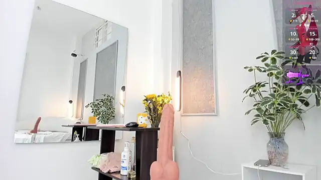 lannarusso  online show from December 22, 11:51 am