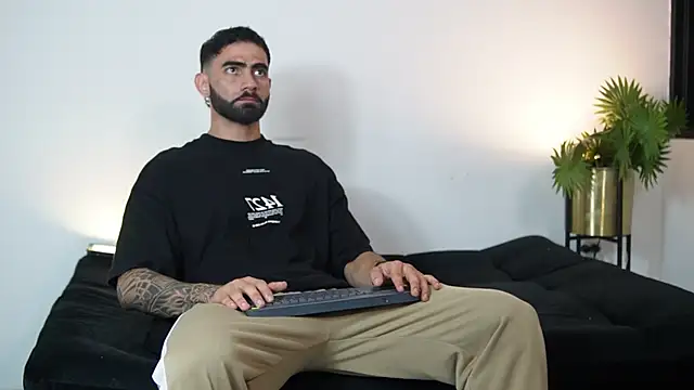 Austin bolt online show from October 13, 1:16 am