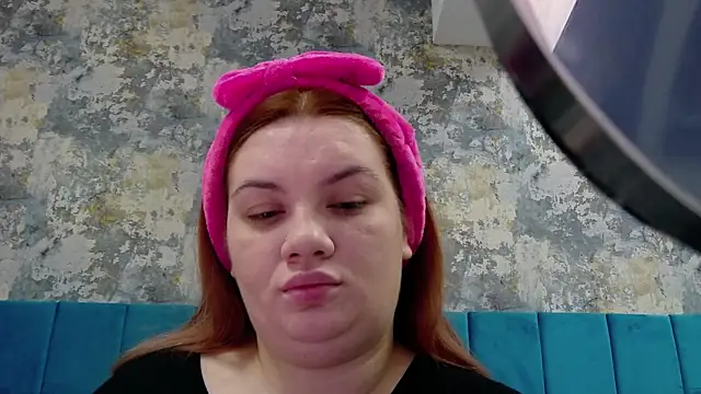 Snapshot of MelanieBrownn chatting on January 6, 3:20 am MelanieBrownn online show from January 6, 3:20 am