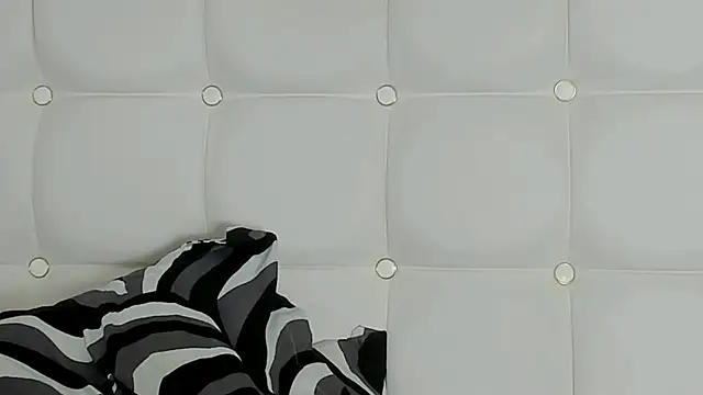 Snapshot of MelanieBrownn chatting on February 23, 9:48 pm MelanieBrownn online show from February 23, 9:48 pm