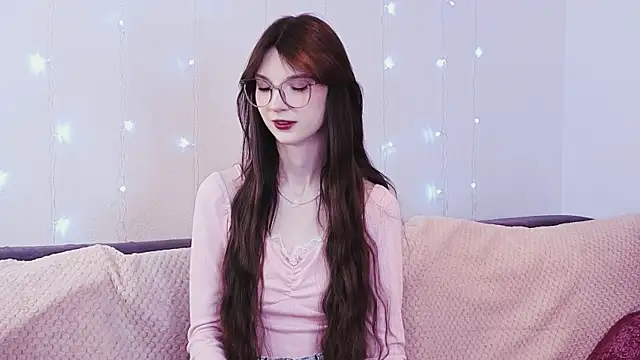 KimWilli online show from January 26, 4:09 pm