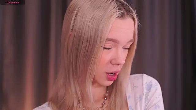  AlinaBailey online show from January 19, 7:45 am