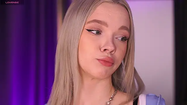  AlinaBailey online show from February 10, 8:18 am