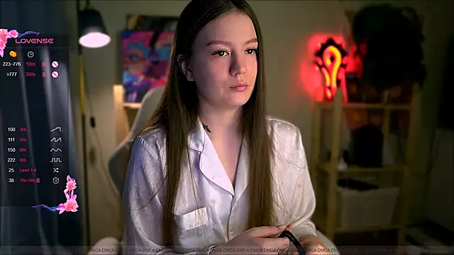 Snapshot of Emy_jonesss chatting on March 15, 5:41 am Emy jonesss online show from March 15, 5:41 am