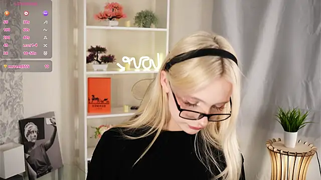 Snapshot of Naughty__Couplles chatting on November 20, 4:18 pm Naughty Couplles online show from November 20, 4:18 pm