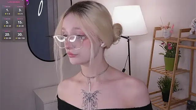 Naughty  Couplles online show from February 20, 3:25 am