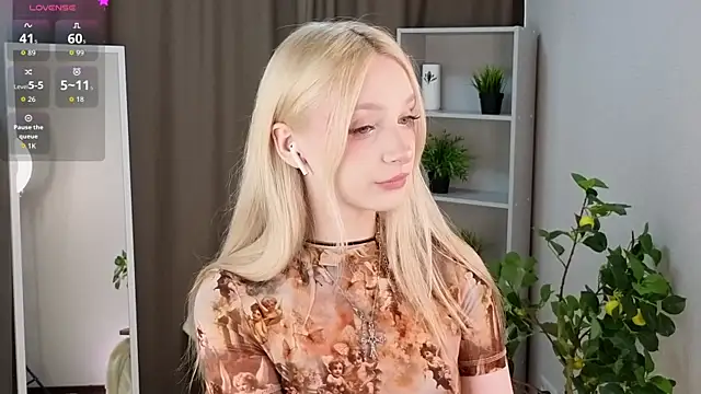 Naughty  Couplles online show from March 28, 3:06 am