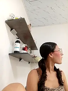 Ary-18 online show from October 4, 1:42 pm