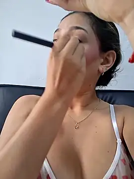 Snapshot of Ary-18 chatting on March 13, 1:51 pm Ary-18 online show from March 13, 1:51 pm