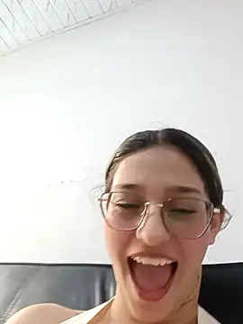 Snapshot of Ary-18 chatting on March 20, 2:00 pm Ary-18 online show from March 20, 2:00 pm