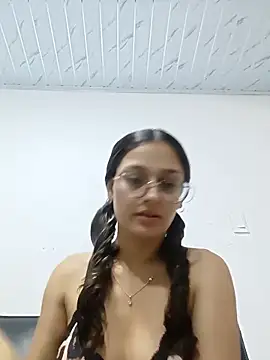 Snapshot of Ary-18 chatting on April 6, 1:45 pm Ary-18 online show from April 6, 1:45 pm