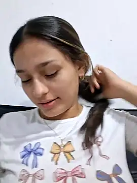 Snapshot of Ary-18 chatting on April 13, 1:49 pm Ary-18 online show from April 13, 1:49 pm