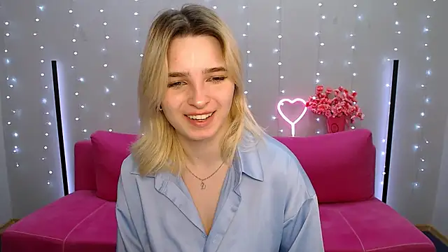 Snapshot of tendermeow chatting on March 12, 8:10 pm tendermeow online show from March 12, 8:10 pm