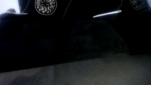 Niquitasparkles online show from December 14, 10:36 pm