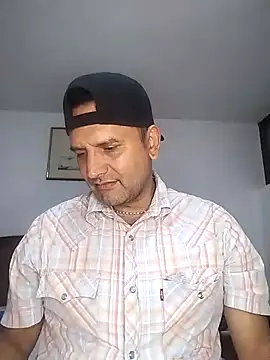 RogueTraveler online show from October 20, 3:29 am