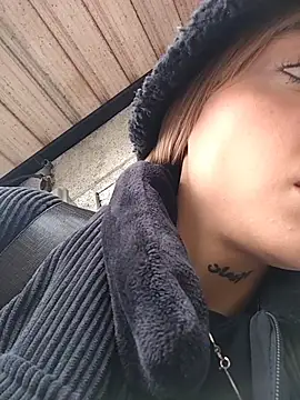 Dani pegin online show from December 19, 1:51 pm