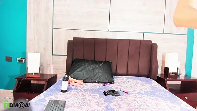 ZaritaLenon online show from November 12, 8:19 pm