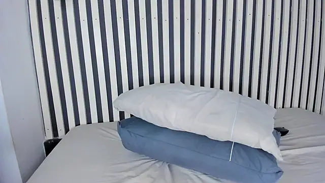 shysweets online show from February 9, 5:22 pm