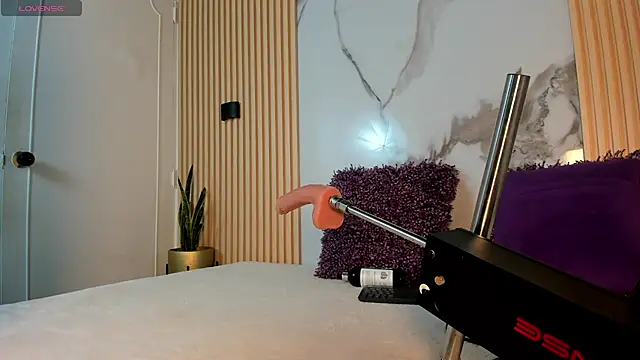 valentina lux online show from February 8, 2:58 am