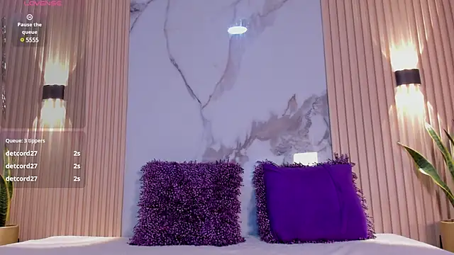 valentina lux online show from February 26, 7:09 am