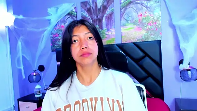 Snapshot of KimberlyVillaLobos chatting on October 27, 11:36 am KimberlyVillaLobos online show from October 27, 11:36 am