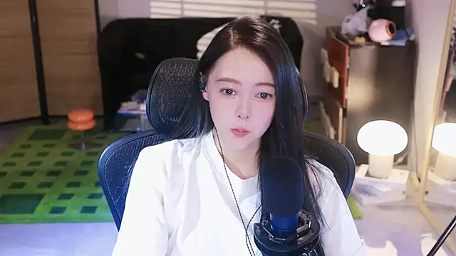 Roseonly  online show from October 22, 5:41 am