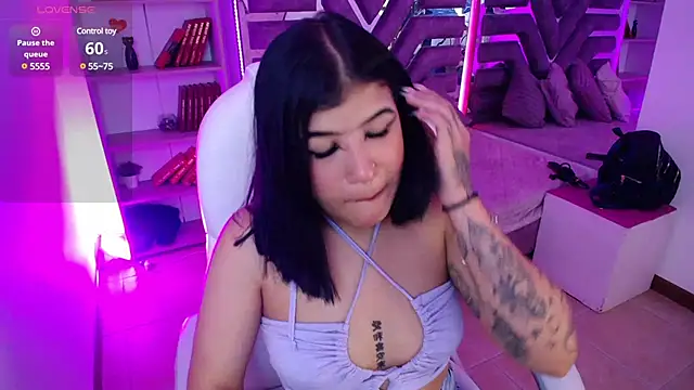 AliceWalker 11 online show from February 4, 9:41 pm