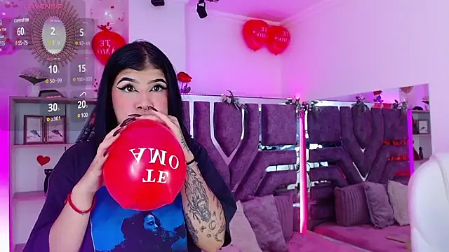 AliceWalker 11 online show from February 7, 8:10 pm