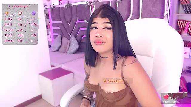 AliceWalker 11 online show from March 20, 7:57 pm