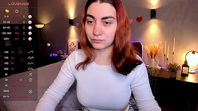 hannacheekss  online show from October 7, 2:09 am