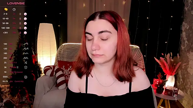 hannacheekss  online show from December 16, 2:05 am