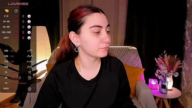 hannacheekss  online show from March 11, 2:06 am