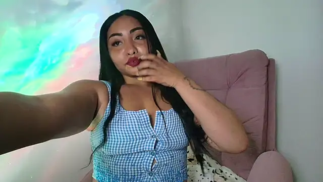 Snapshot of Dailyn_Adams chatting on December 15, 5:13 am Dailyn Adams online show from December 15, 5:13 am