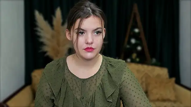 Snapshot of showmeparadise chatting on January 5, 2:30 pm showmeparadise online show from January 5, 2:30 pm