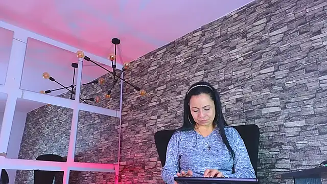 monicarousey online show from September 20, 10:27 am