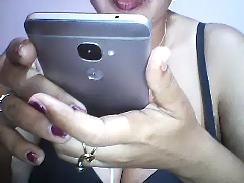 Snapshot of layanah12 chatting on January 26, 6:58 pm layanah12 online show from January 26, 6:58 pm