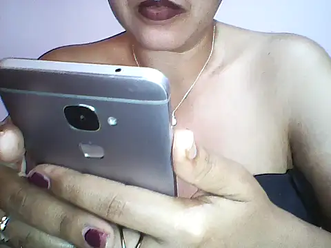 Snapshot of layanah12 chatting on January 28, 2:53 pm layanah12 online show from January 28, 2:53 pm