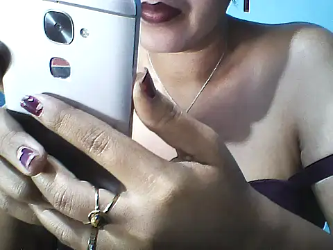 Snapshot of layanah12 chatting on February 21, 6:26 pm layanah12 online show from February 21, 6:26 pm