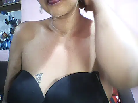 Snapshot of layanah12 chatting on September 11, 6:19 pm layanah12 online show from September 11, 6:19 pm