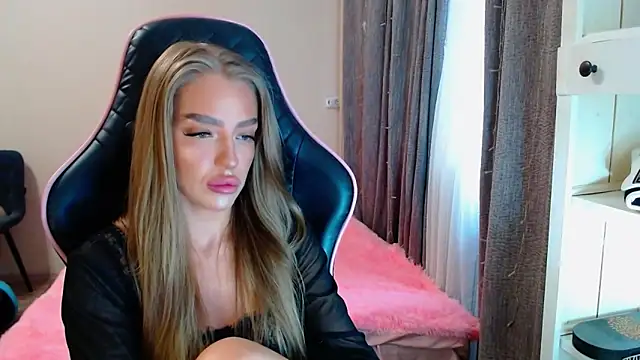 lonely dreamm online show from February 9, 10:53 am