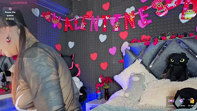 SolBeaumont1 online show from February 16, 7:10 pm