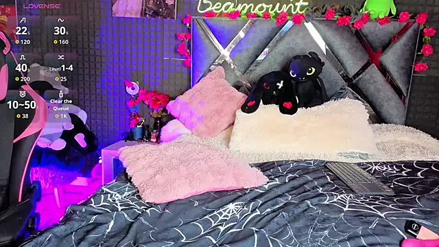 SolBeaumont1 online show from July 23, 8:18 pm