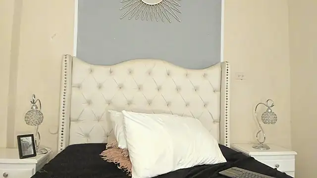 Ambar Collingg online show from March 3, 4:14 pm