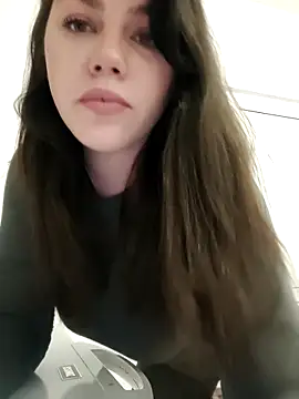 Snapshot of leeya_lee chatting on March 22, 8:48 pm leeya lee online show from March 22, 8:48 pm