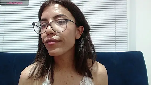  lucysmith online show from February 11, 10:15 am