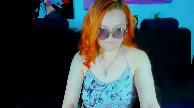 Snapshot of Lily_stone04 chatting on December 7, 6:32 am Lily stone04 online show from December 7, 6:32 am