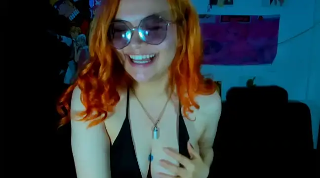 Snapshot of Lily_stone04 chatting on December 15, 7:02 am Lily stone04 online show from December 15, 7:02 am
