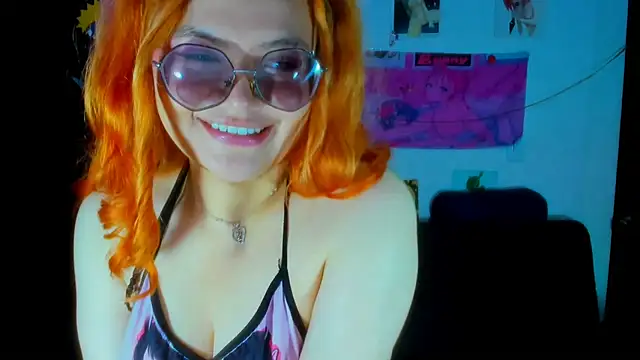 Snapshot of Lily_stone04 chatting on December 28, 3:58 am Lily stone04 online show from December 28, 3:58 am