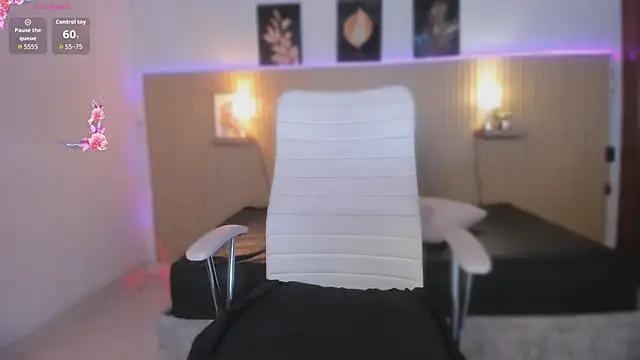 cloe sirena online show from April 13, 2:22 pm